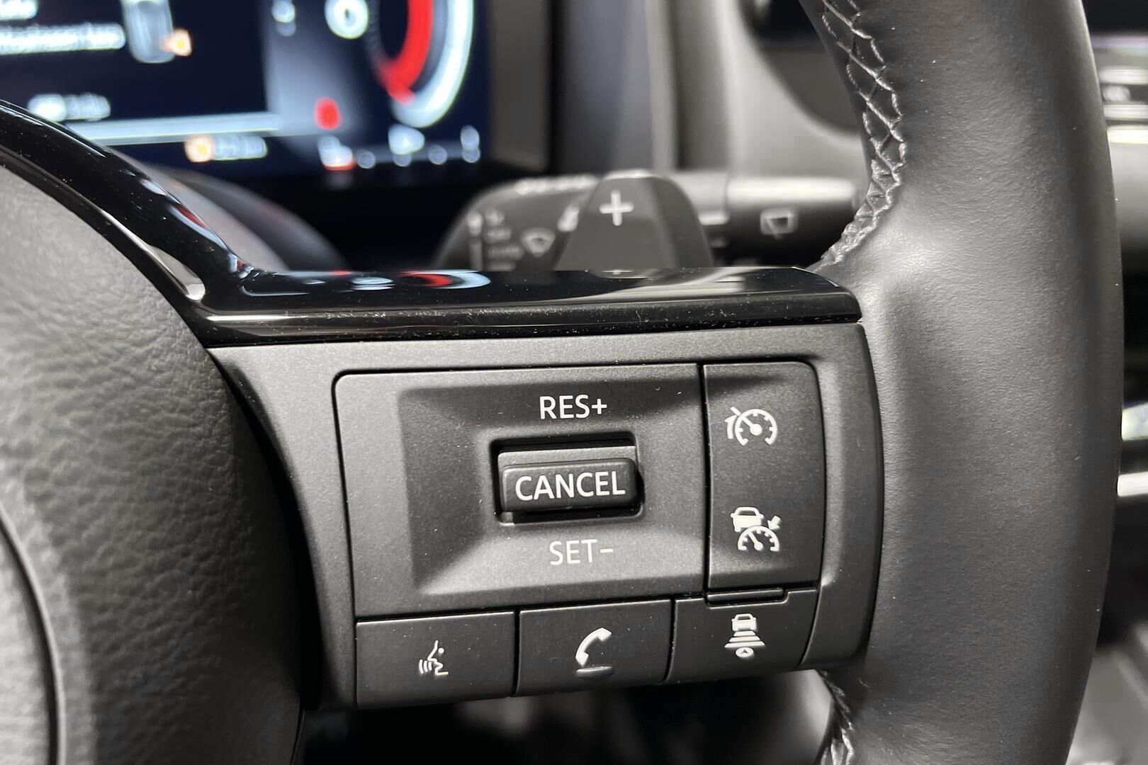 Nissan Qashqai iso kuva 16