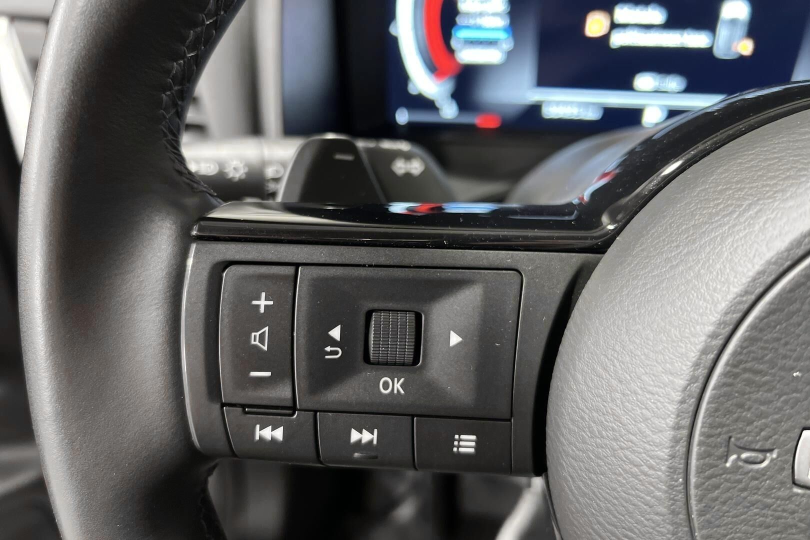 Nissan Qashqai iso kuva 14