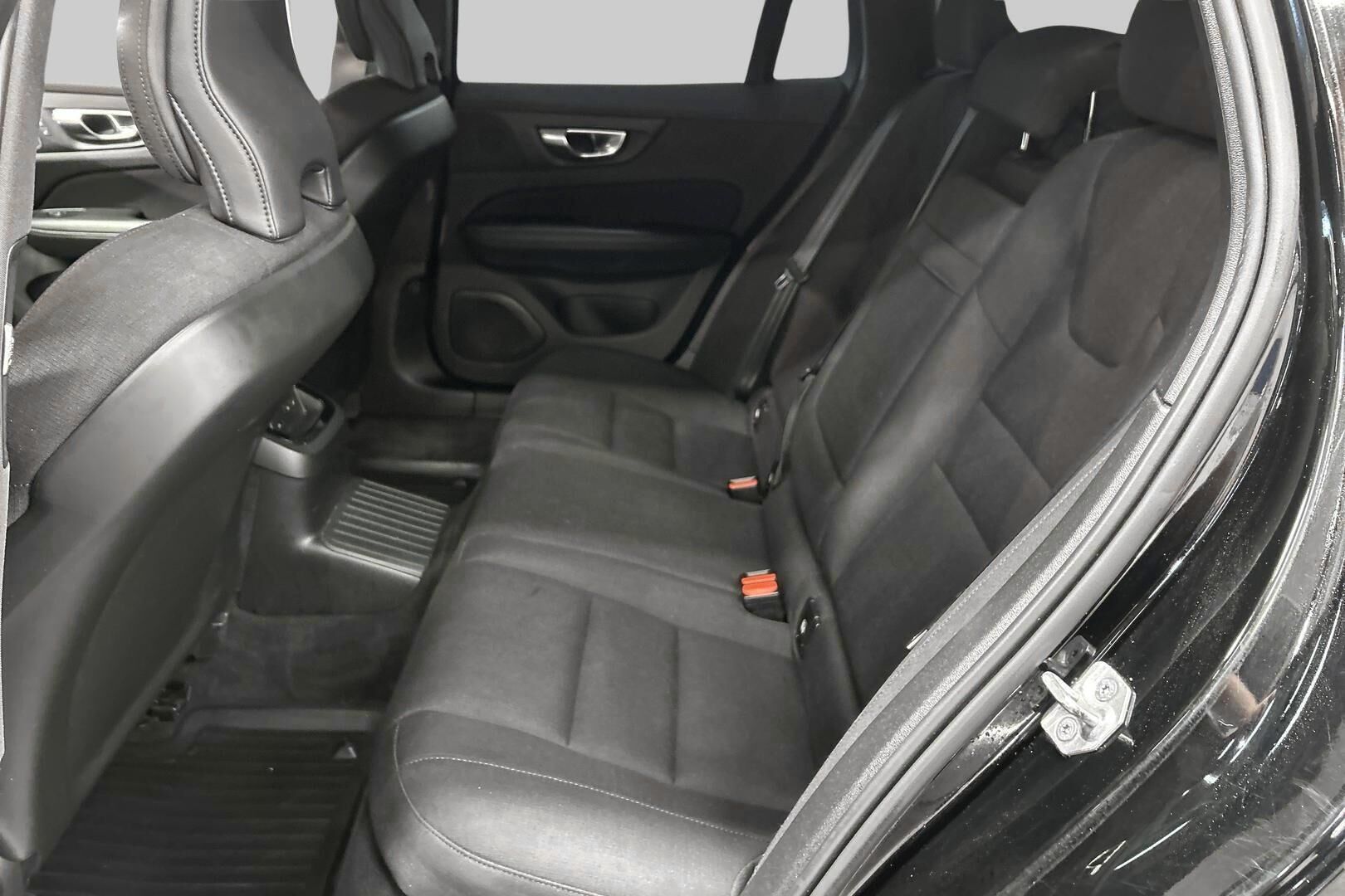 Volvo V60 iso kuva 10