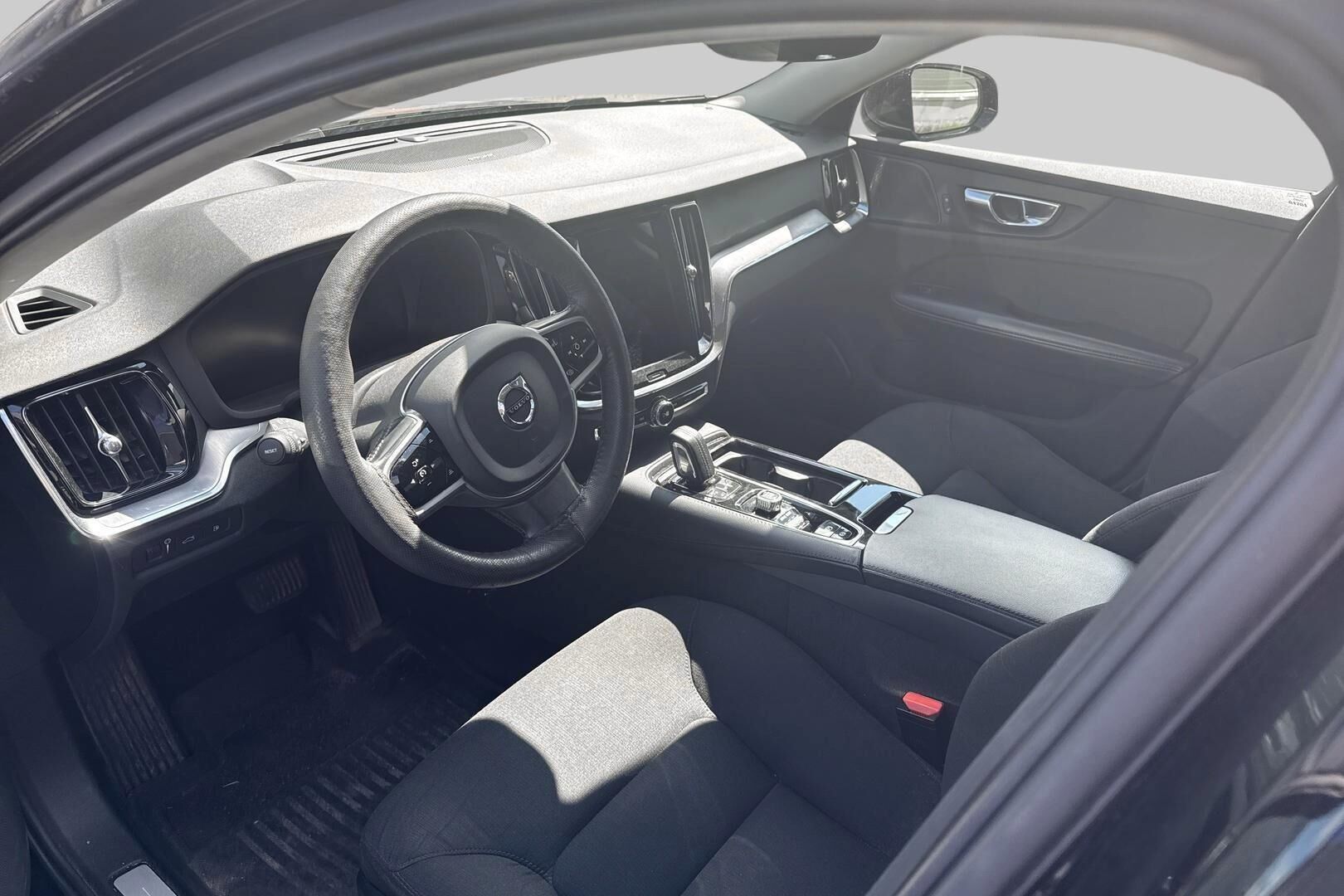 Volvo V60 iso kuva 1
