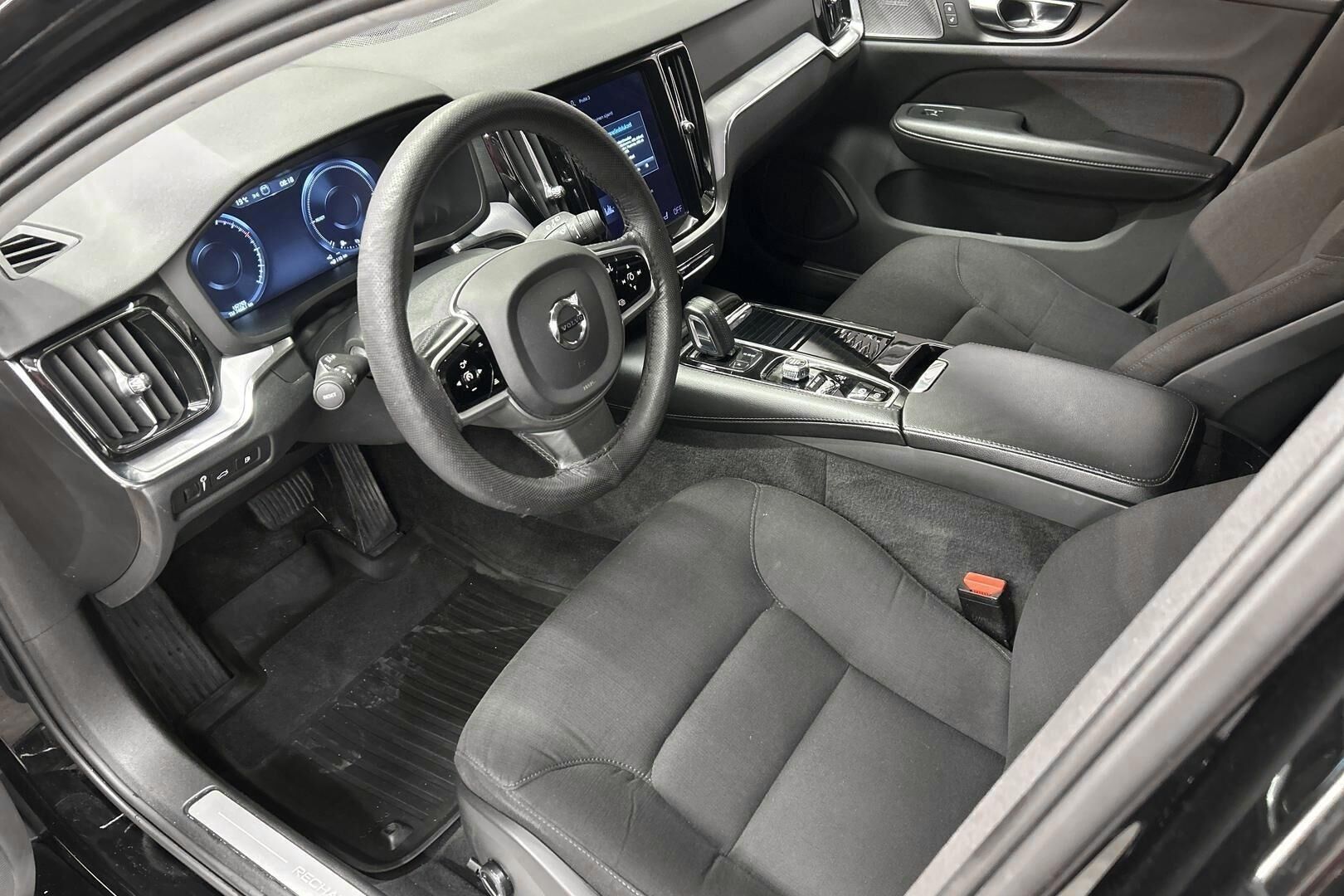 Volvo V60 iso kuva 9