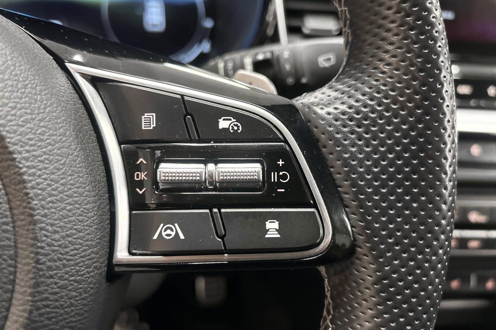 KIA Ceed iso kuva 16