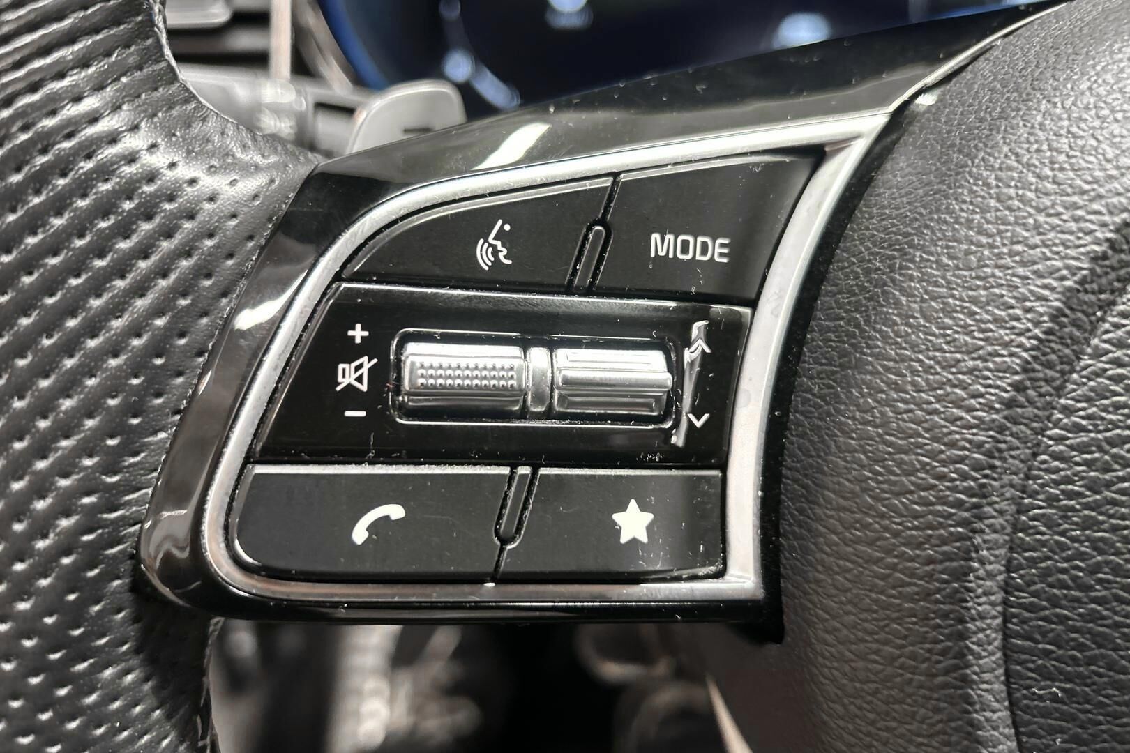 KIA Ceed iso kuva 17