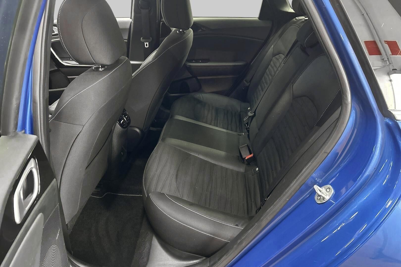 KIA Ceed iso kuva 9