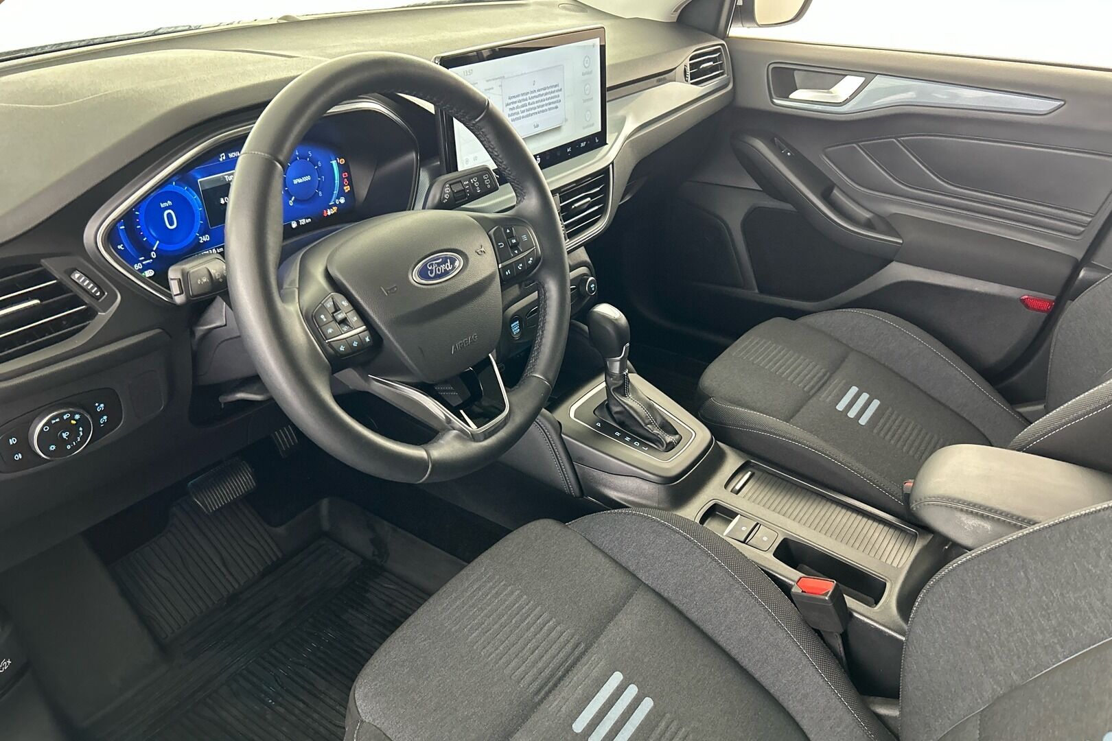 Ford Focus iso kuva 8