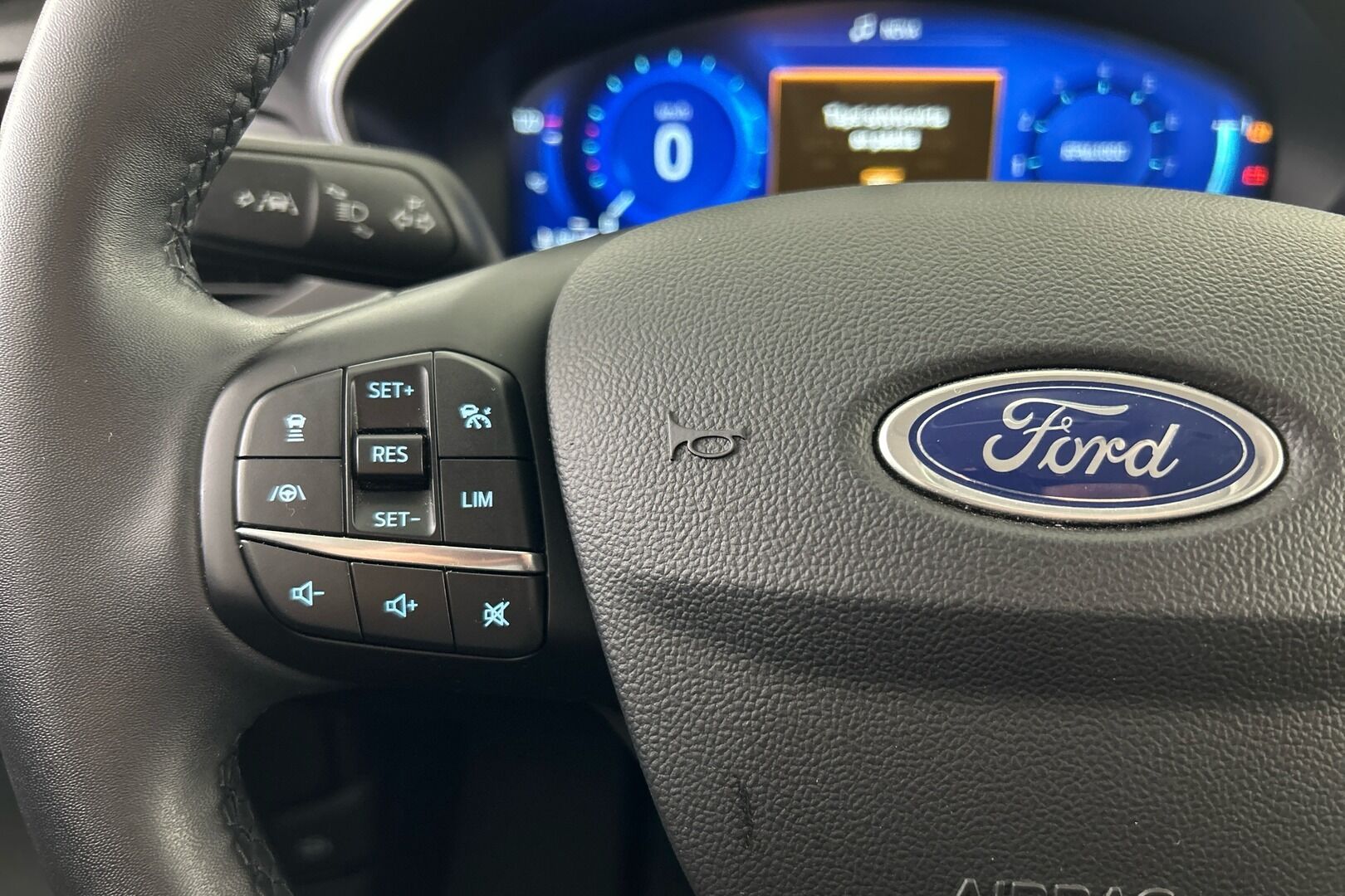 Ford Focus iso kuva 13