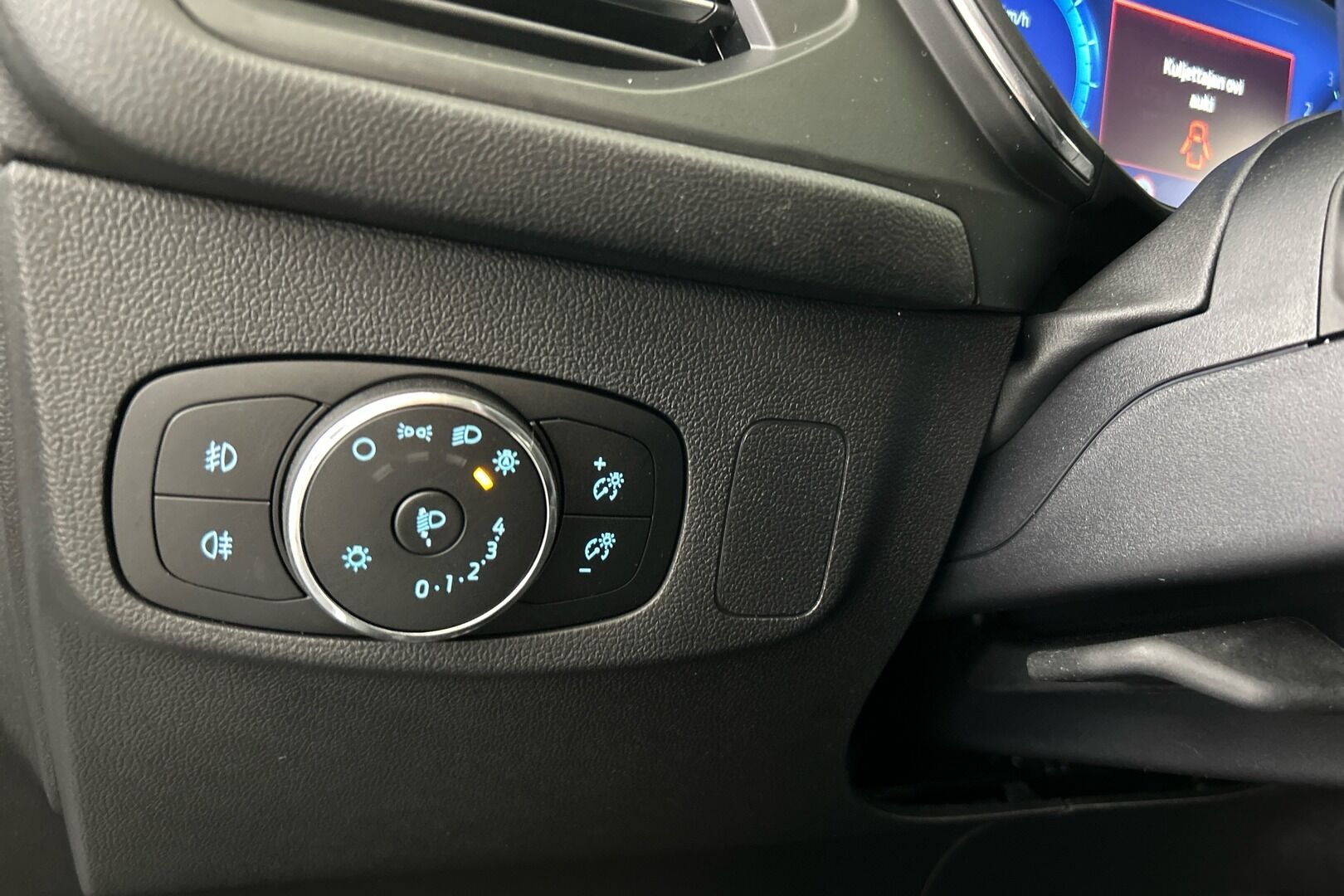 Ford Focus iso kuva 14
