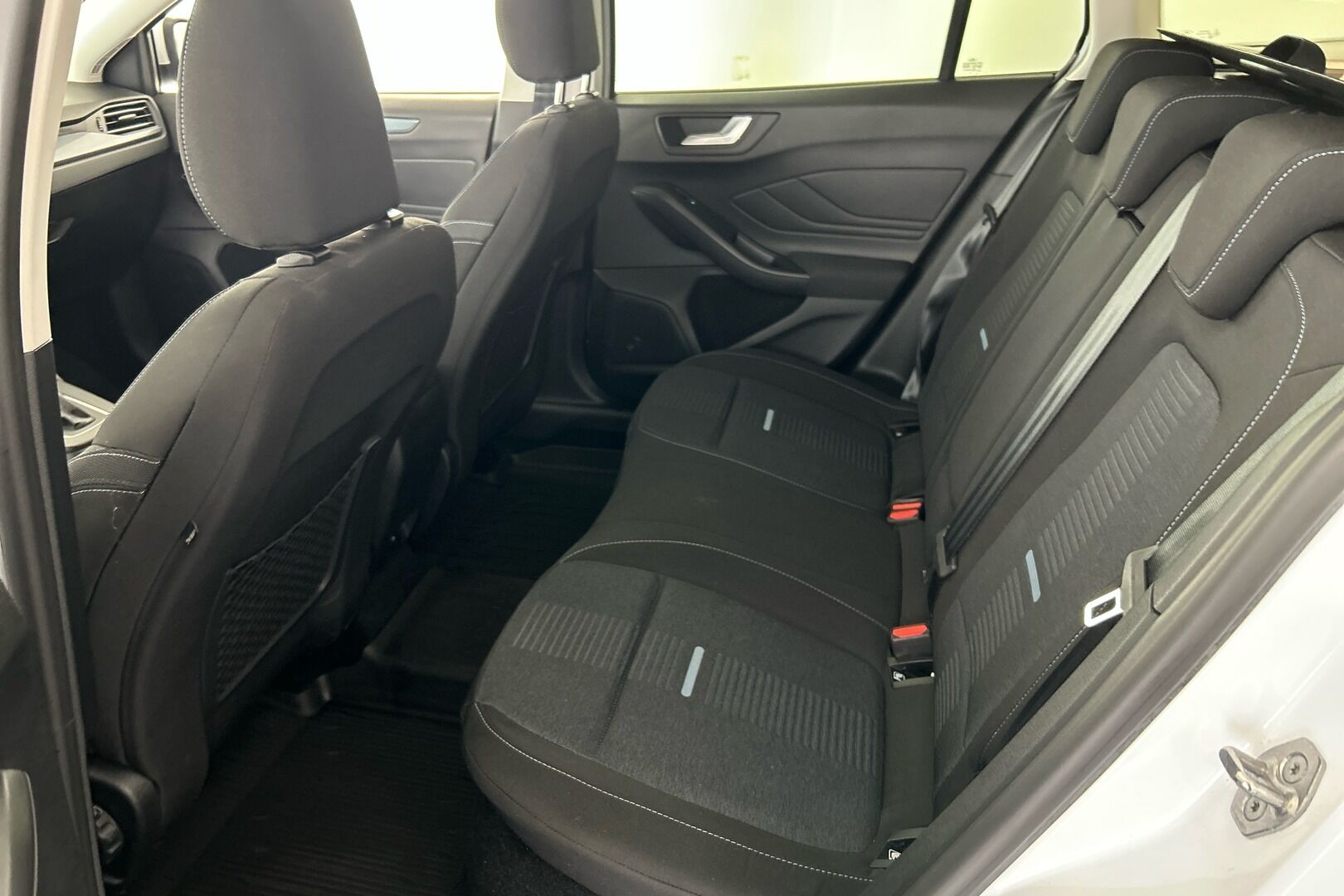 Ford Focus iso kuva 5