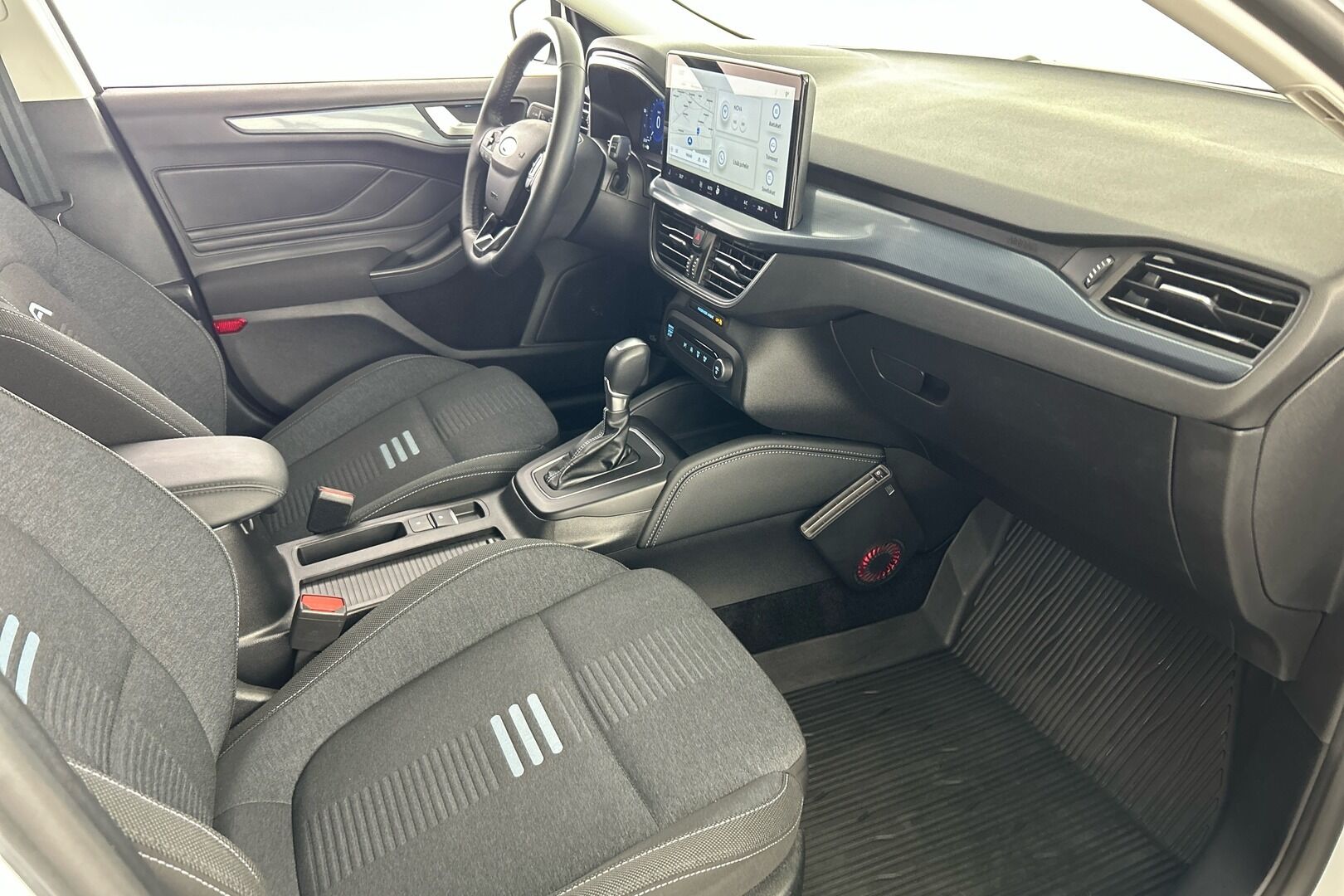 Ford Focus iso kuva 7