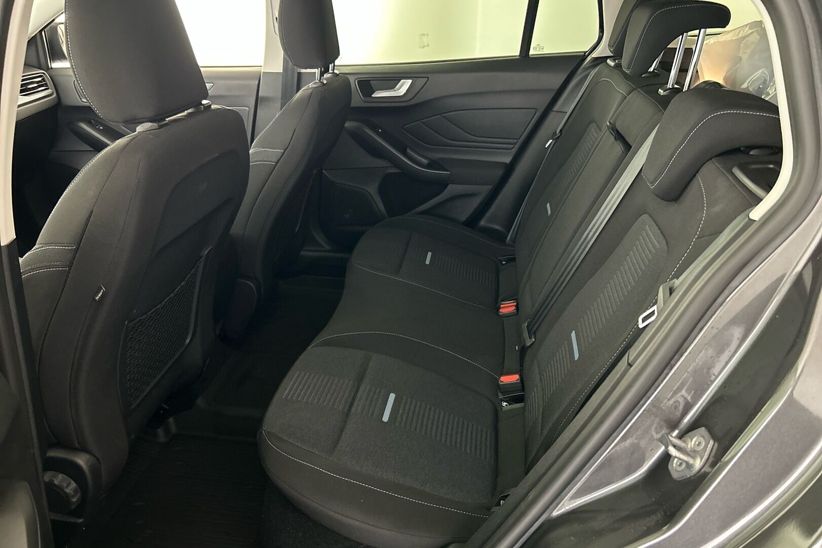 Ford Focus iso kuva 6