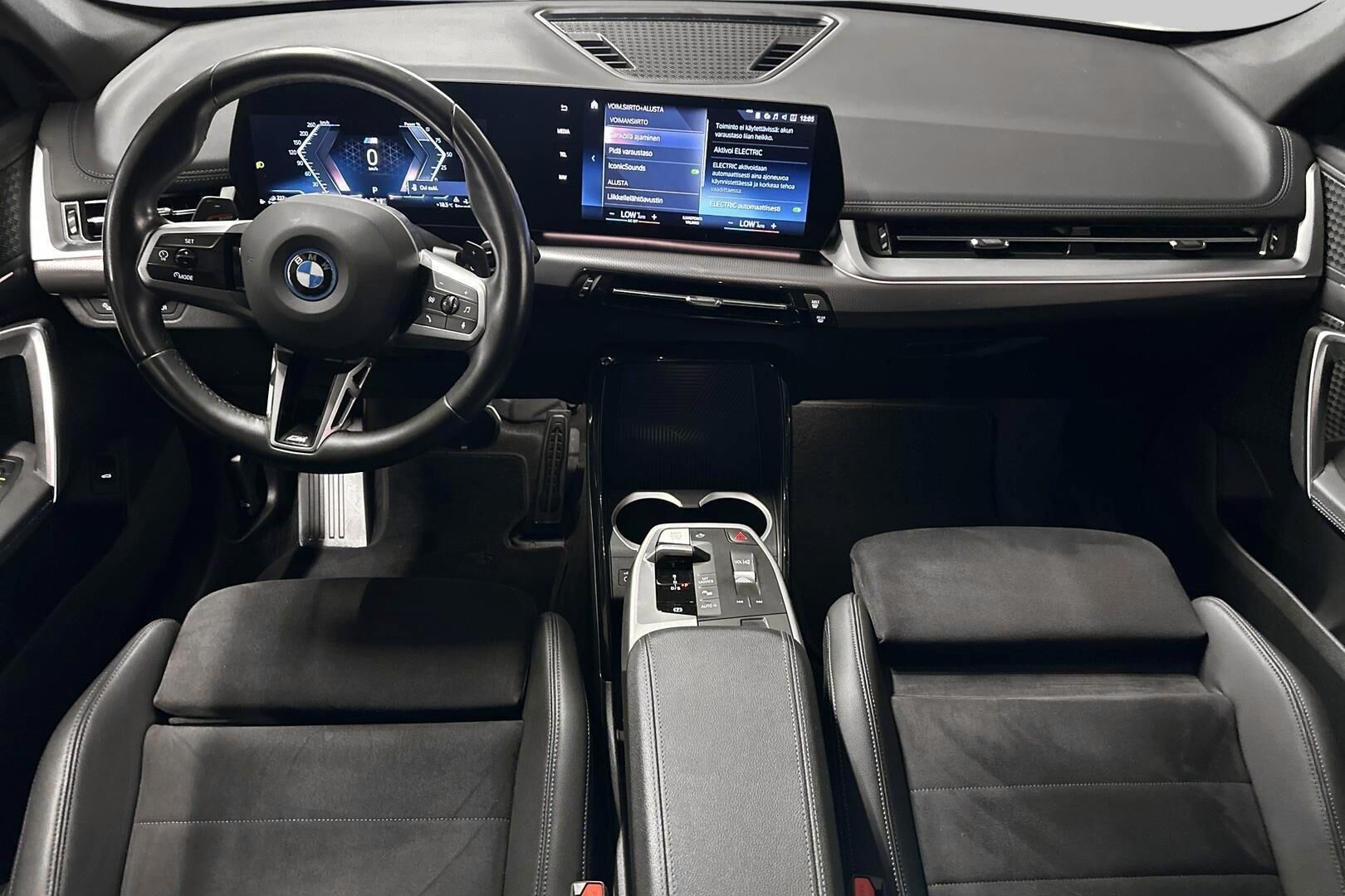 BMW X1 iso kuva 10