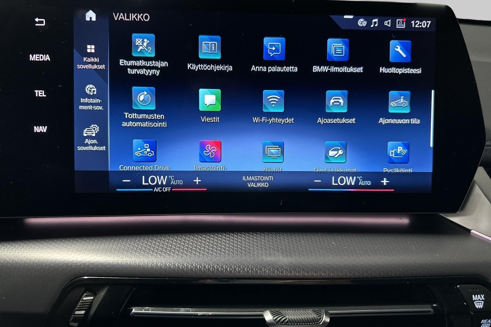 BMW X1 iso kuva 18