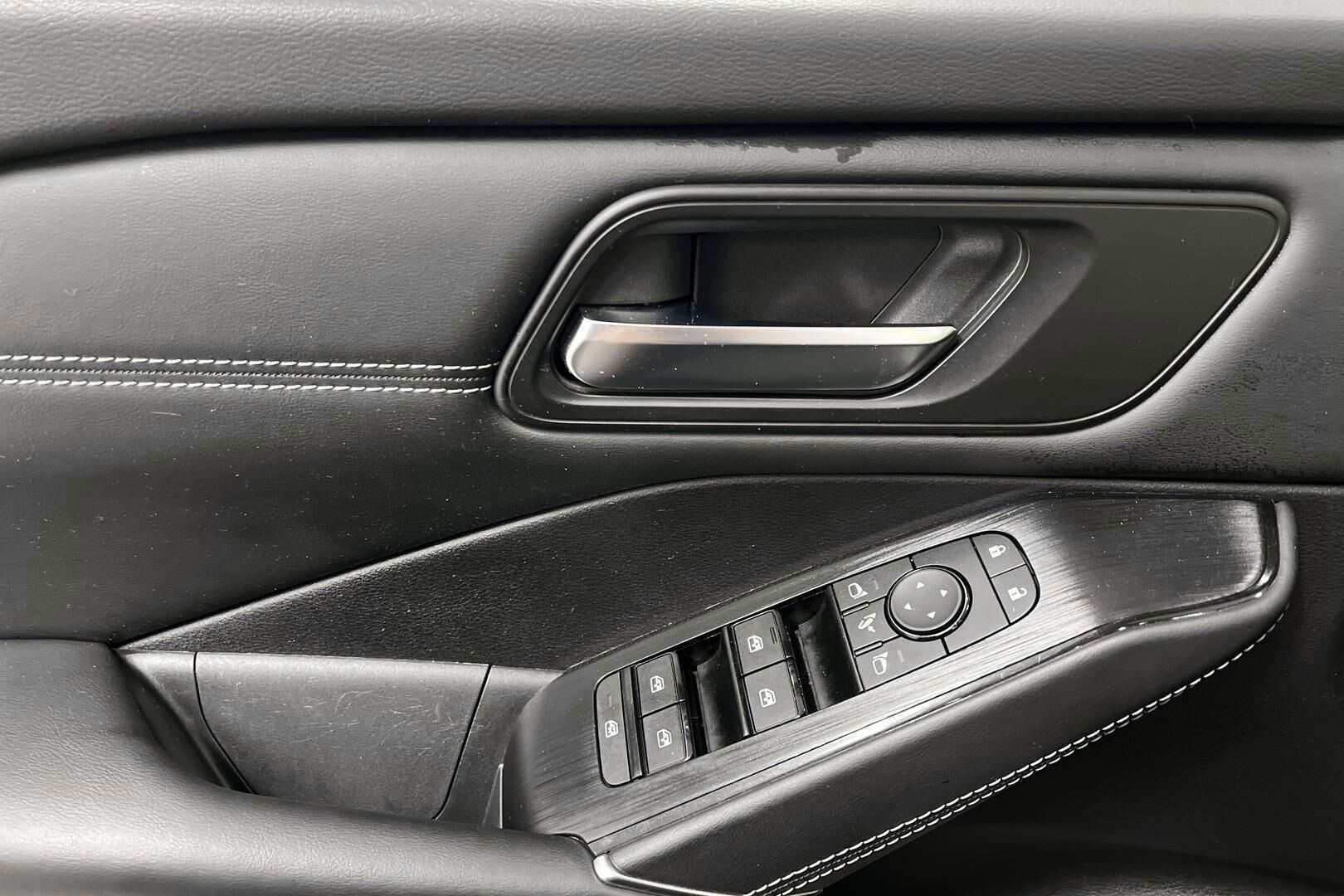 Nissan Qashqai iso kuva 2