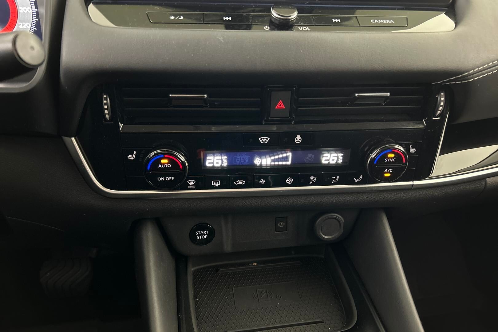 Nissan Qashqai iso kuva 16