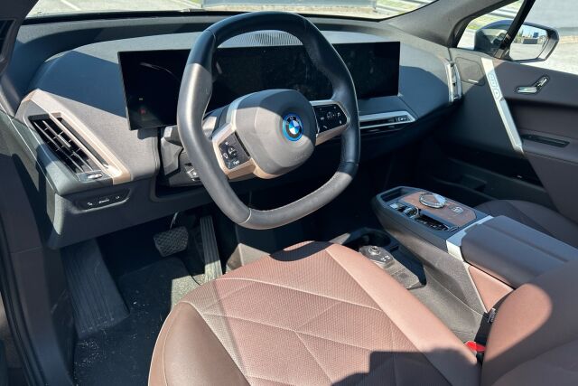 BMW iX