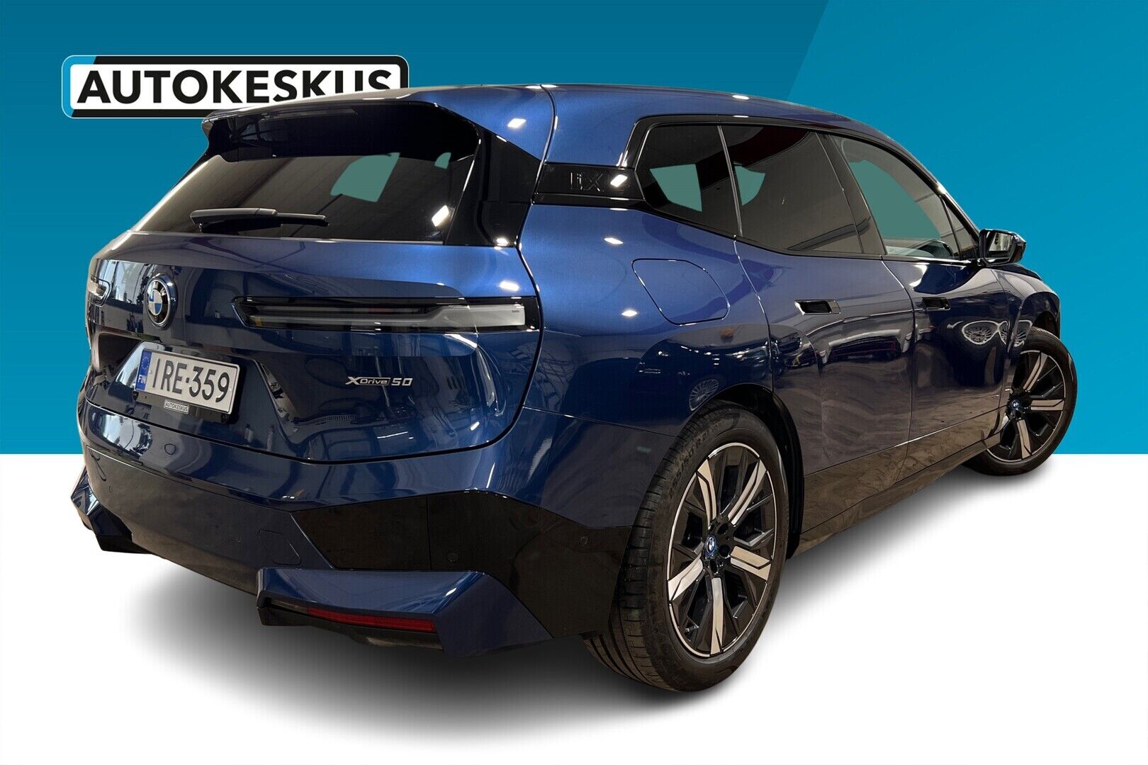 BMW iX iso kuva 1