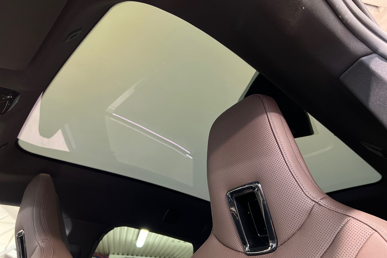 BMW iX iso kuva 18