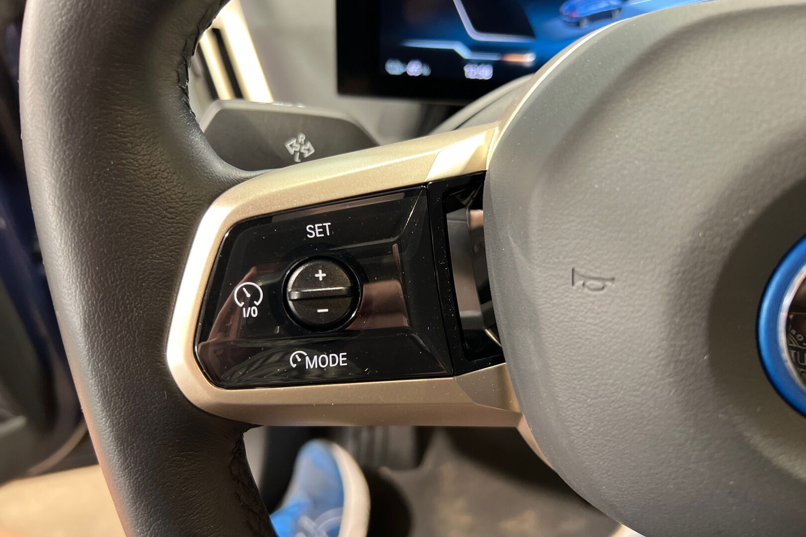 BMW iX iso kuva 10