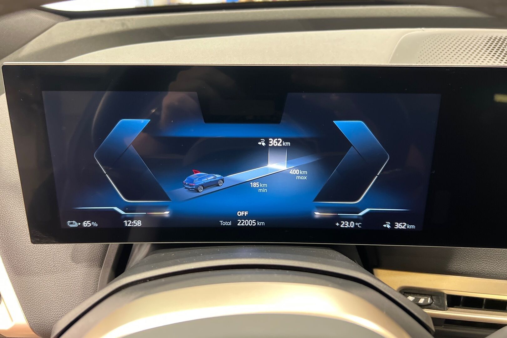 BMW iX iso kuva 19