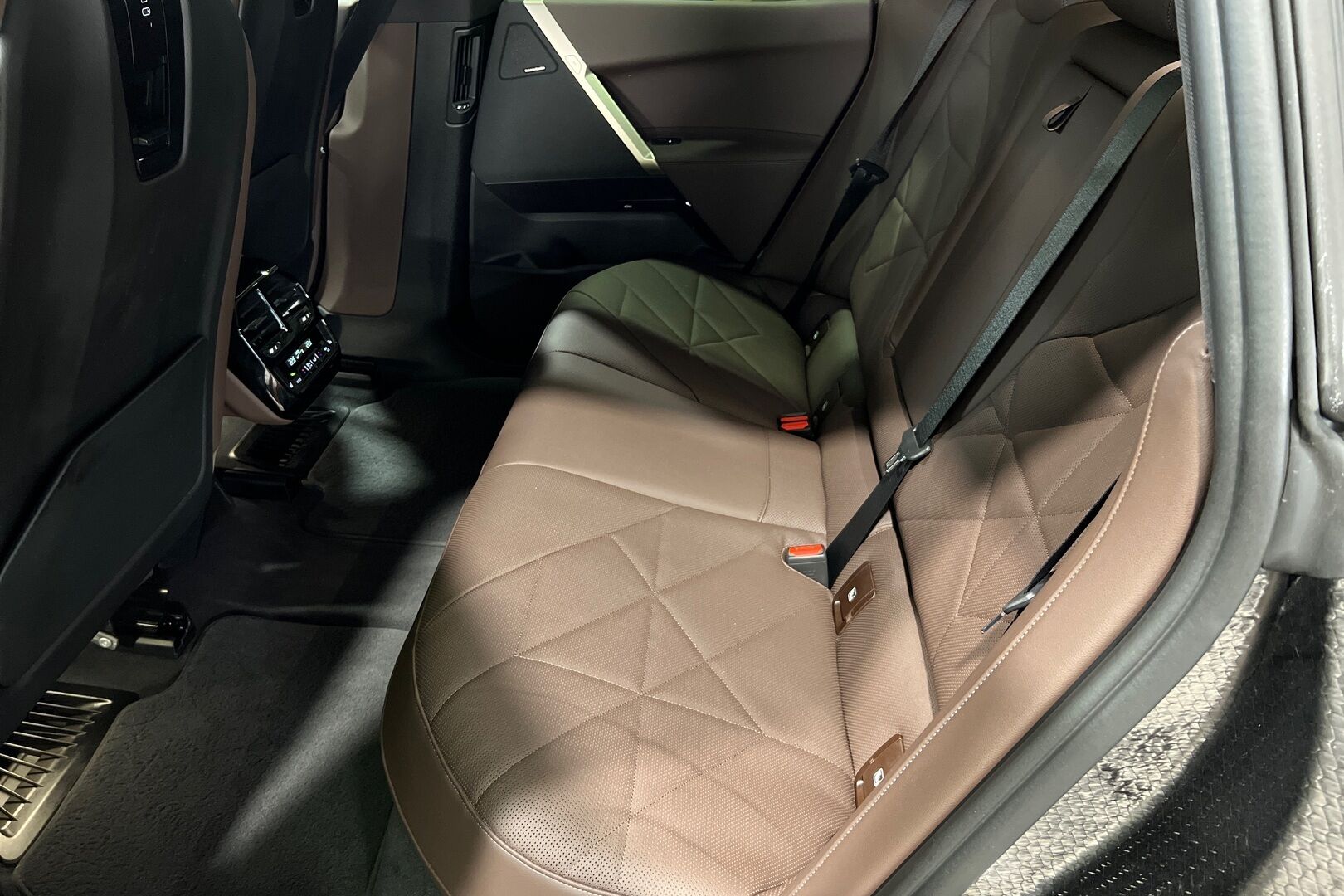 BMW iX iso kuva 5