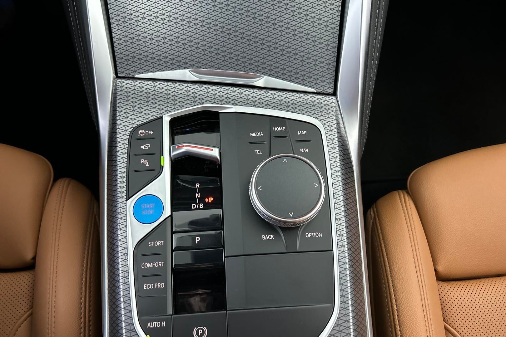 BMW i4 M50 iso kuva 18