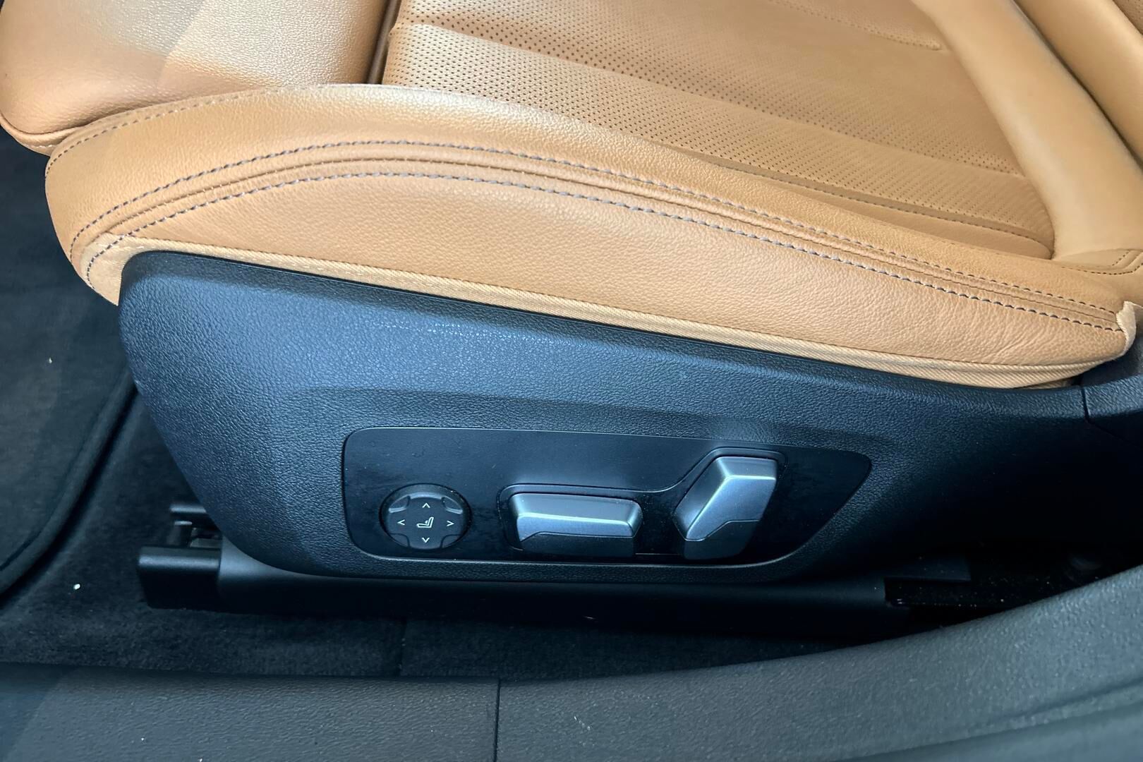 BMW i4 M50 iso kuva 23