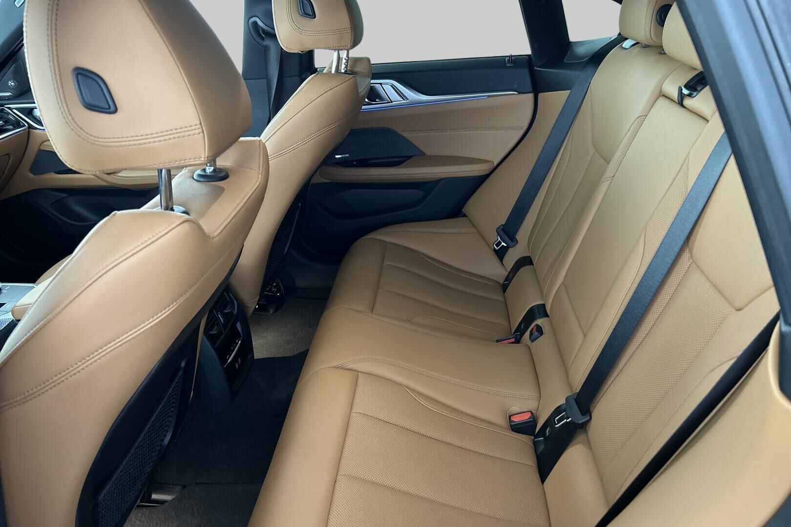 BMW i4 M50 iso kuva 9