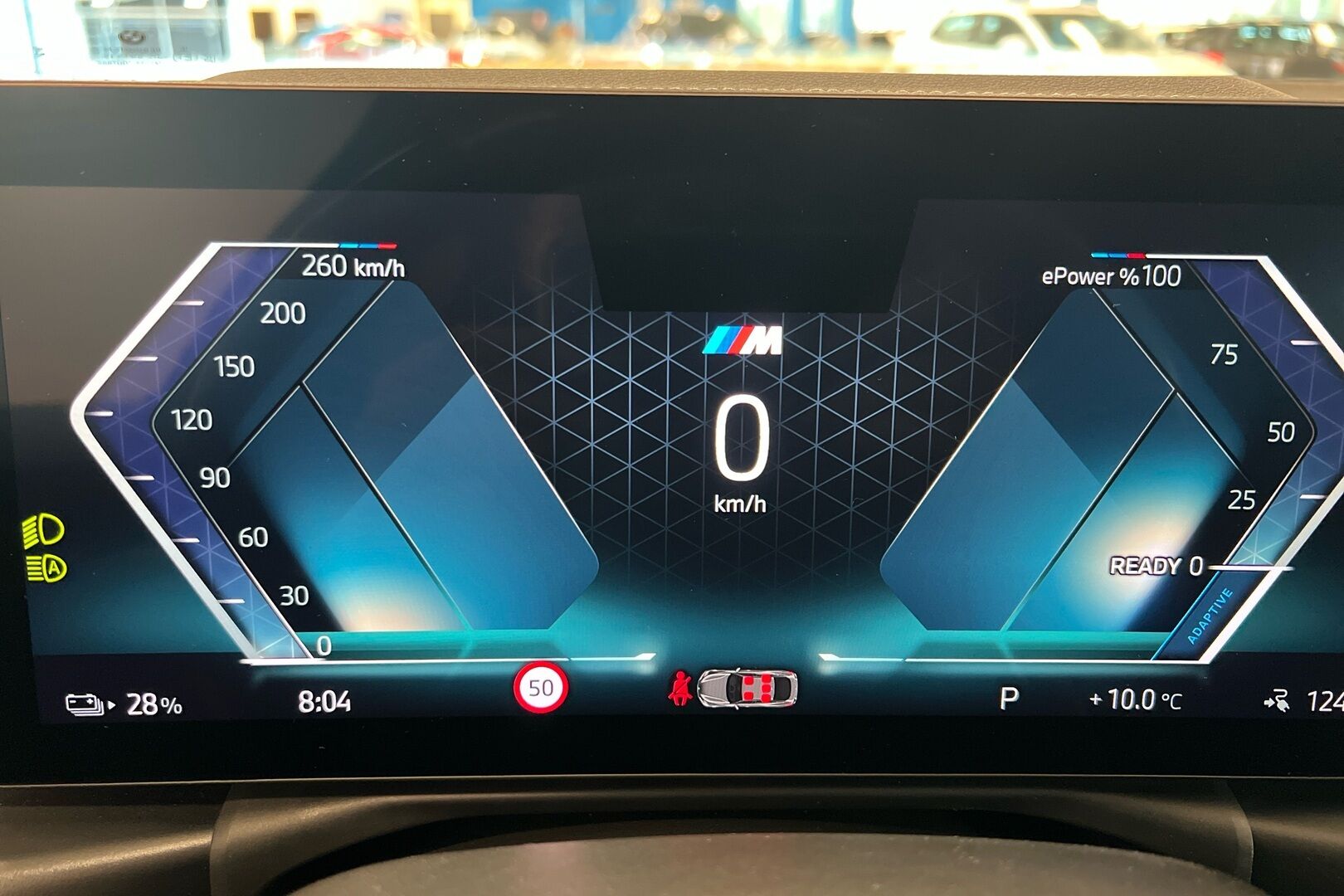 BMW i4 iso kuva 11