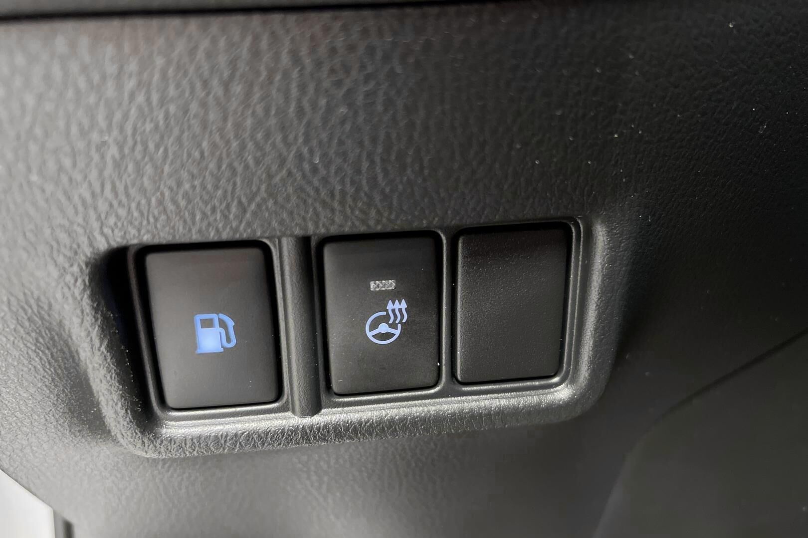 Toyota C-HR iso kuva 16