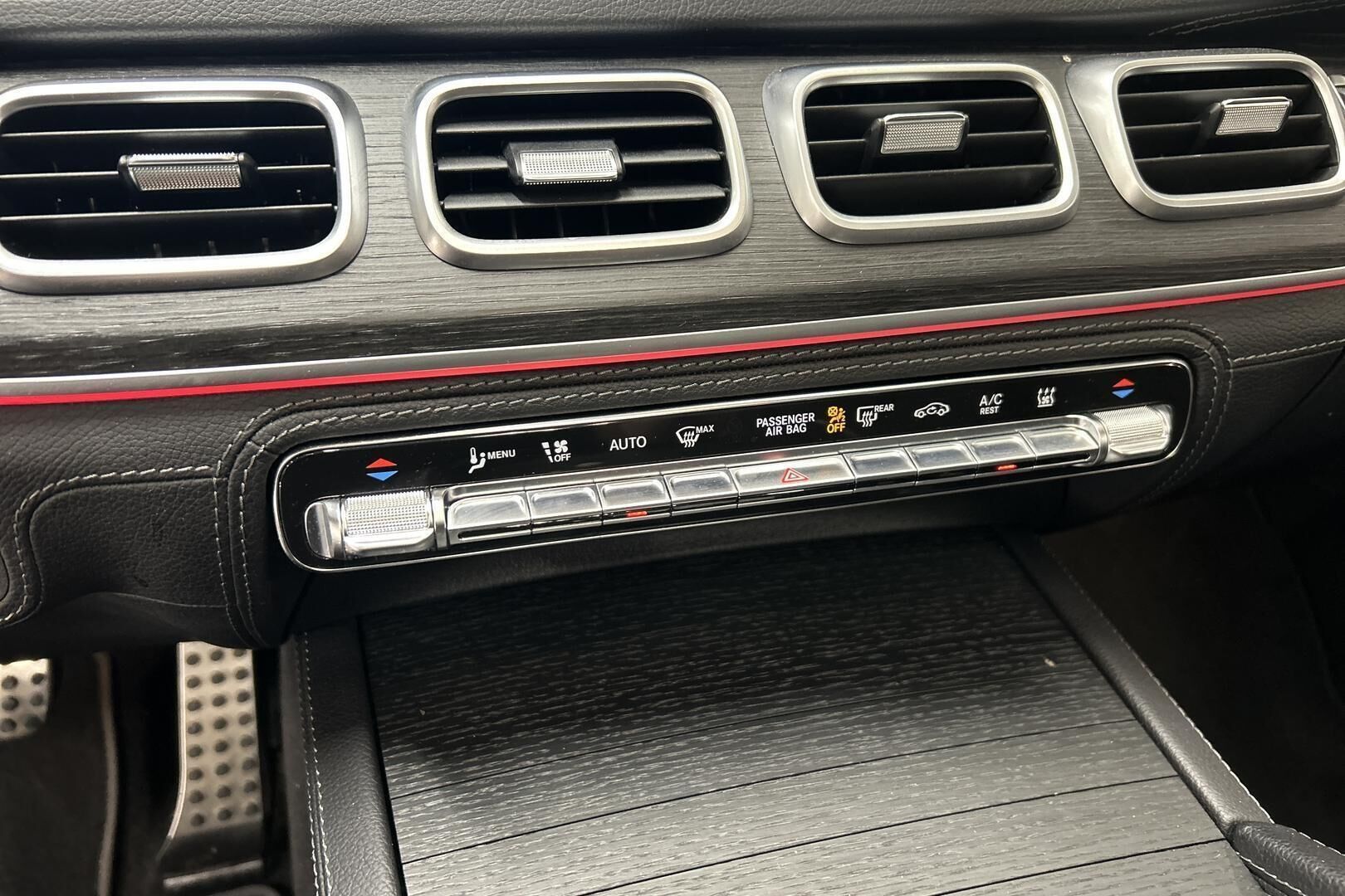 Mercedes-Benz GLE iso kuva 23