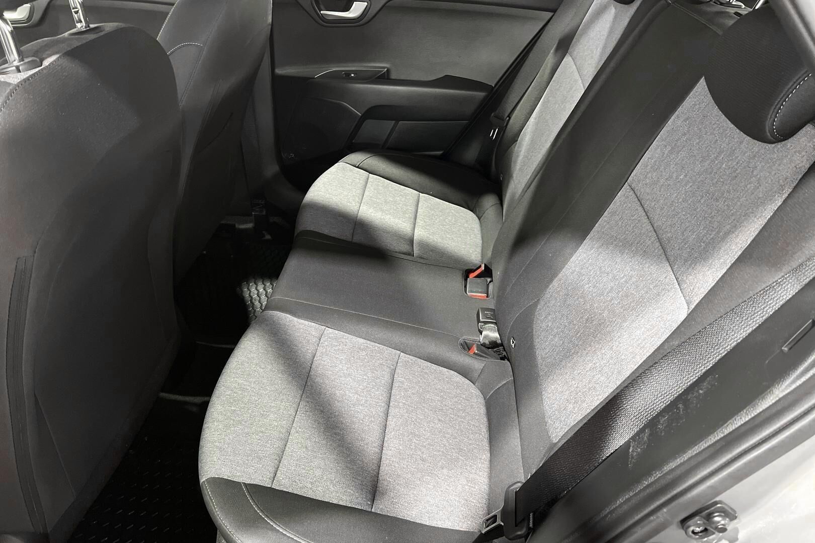 KIA Stonic iso kuva 9