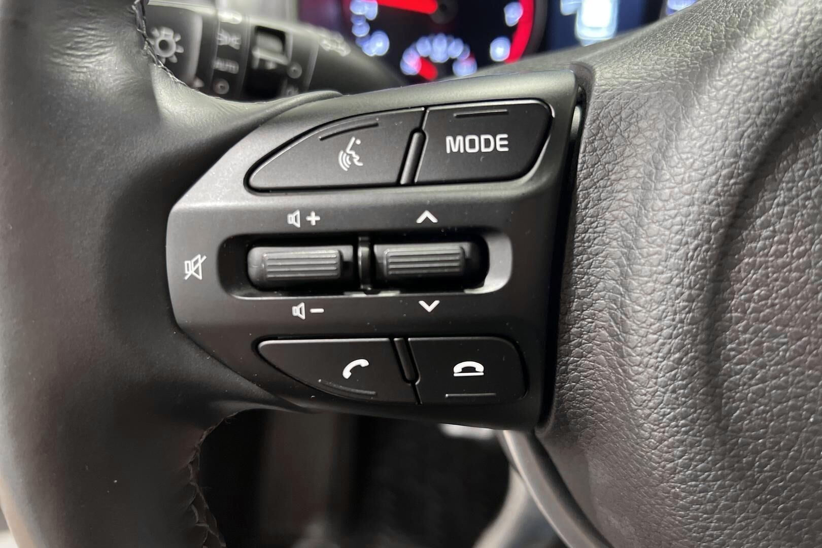 KIA Stonic iso kuva 14