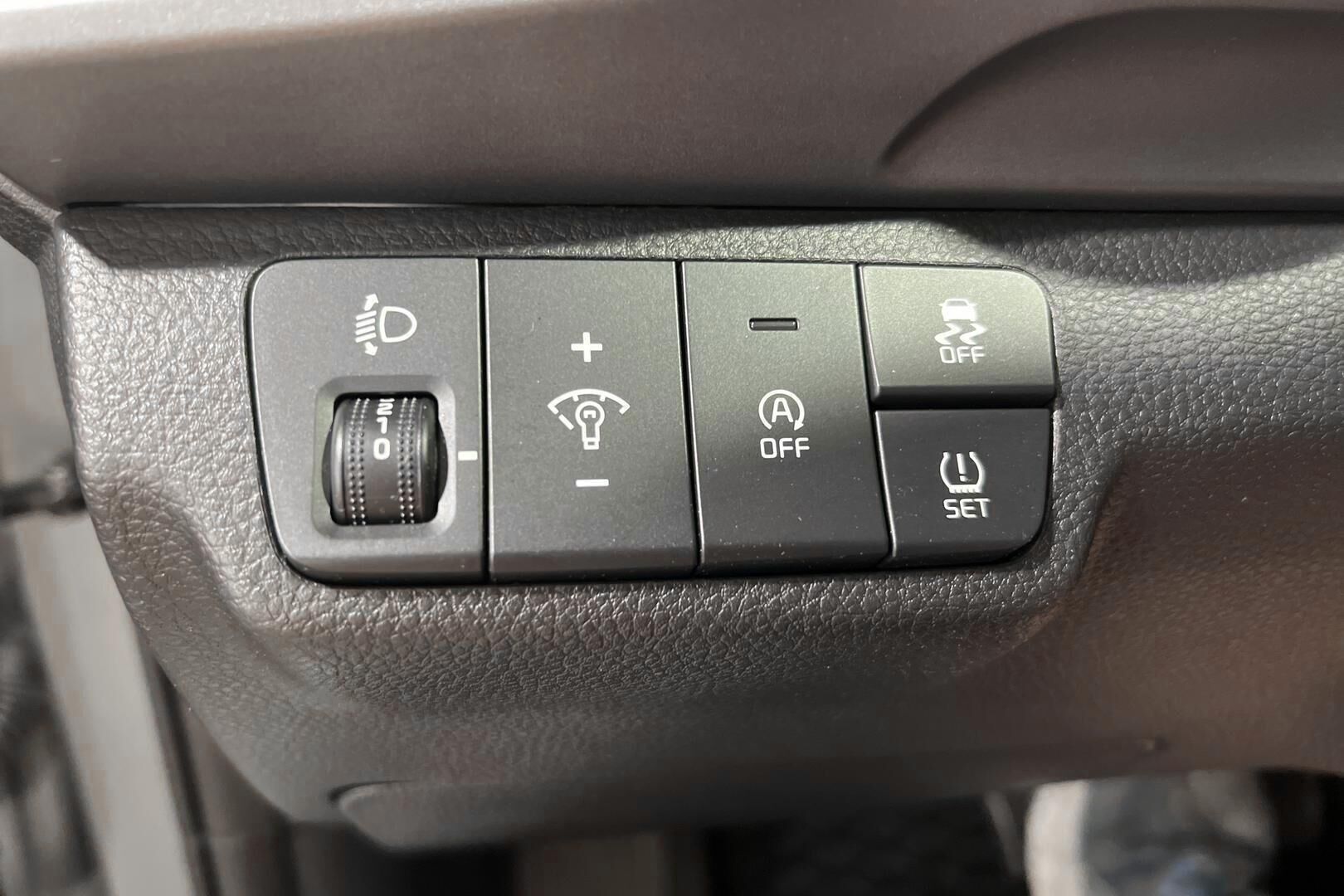 KIA Stonic iso kuva 16