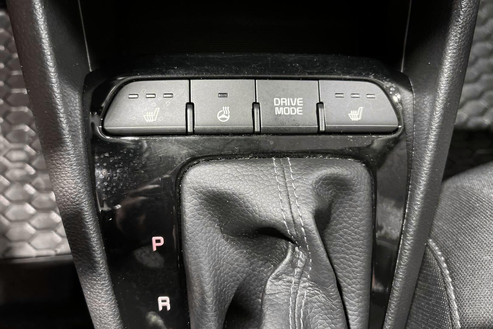 KIA Stonic iso kuva 17