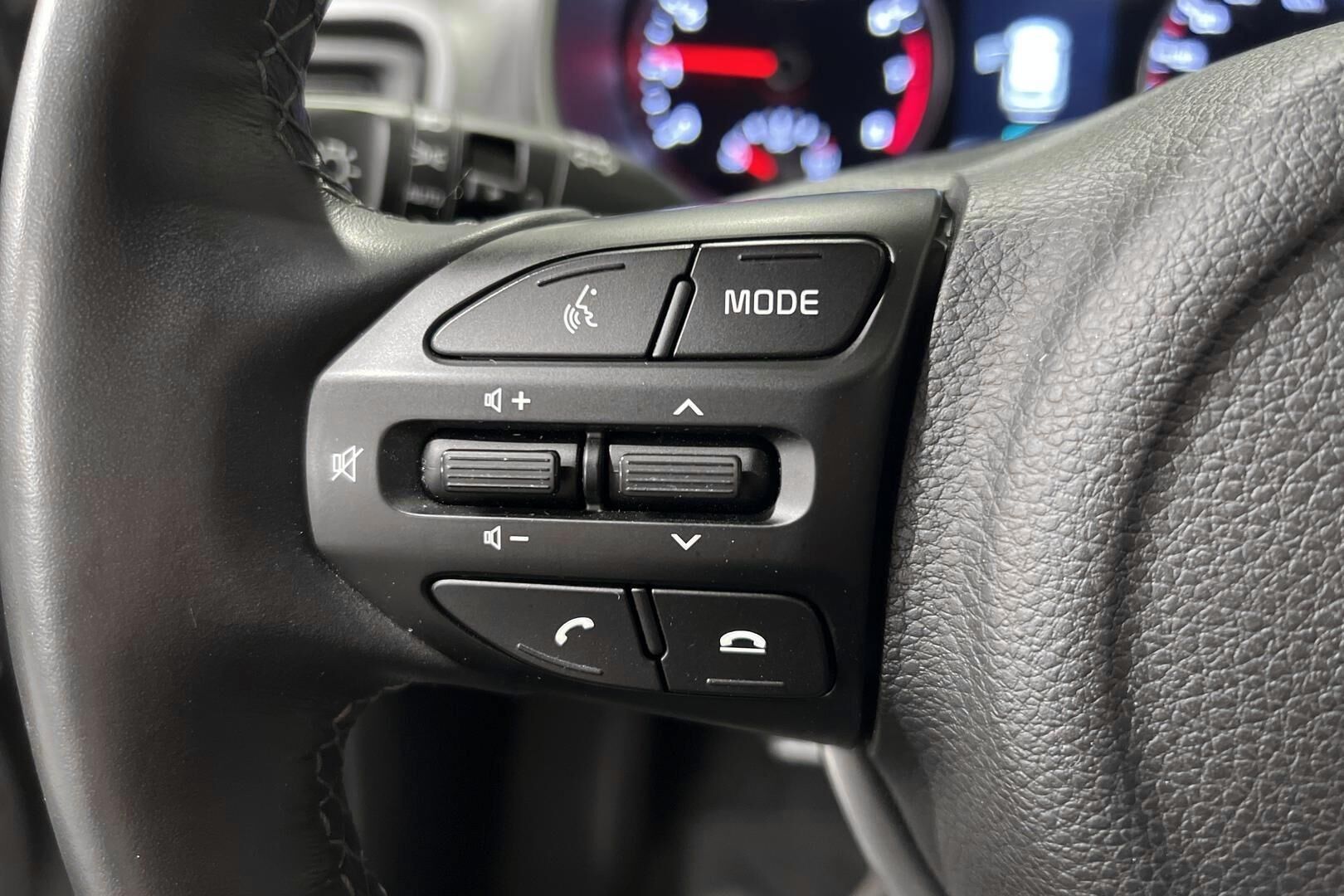 Kia Stonic iso kuva 12