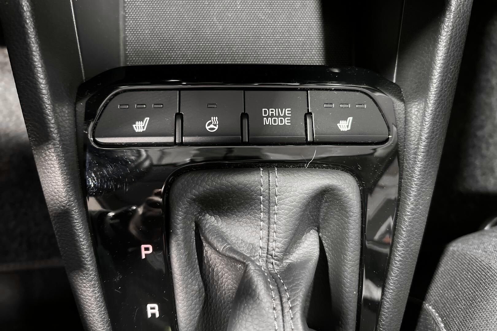 Kia Stonic iso kuva 16