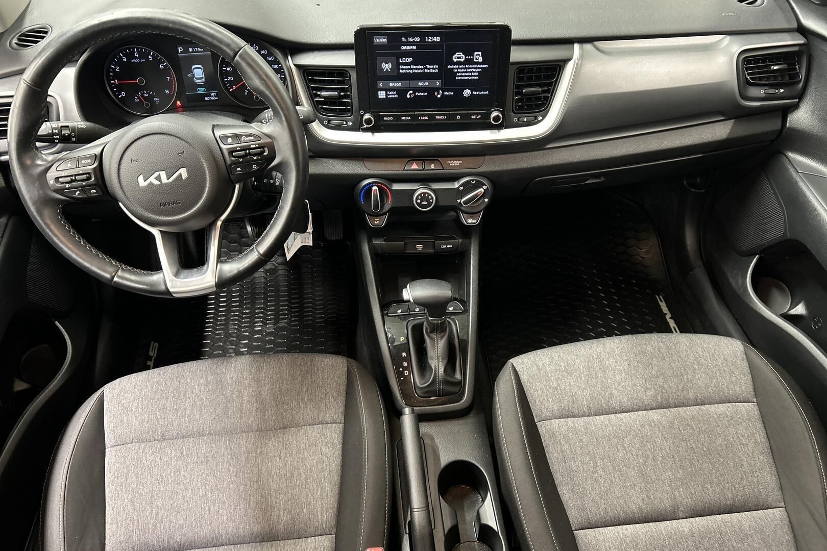 Kia Stonic iso kuva 10