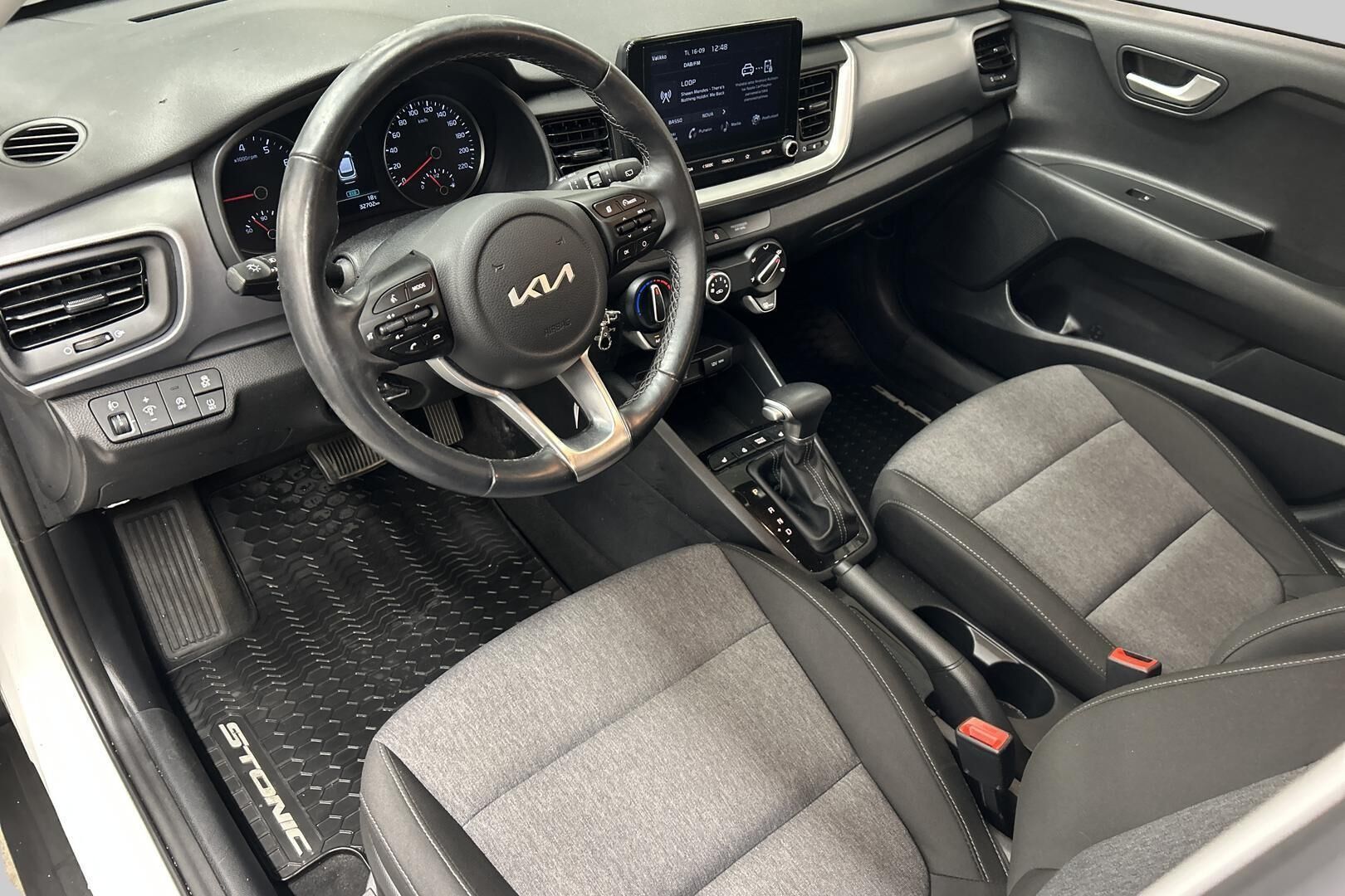 Kia Stonic iso kuva 8