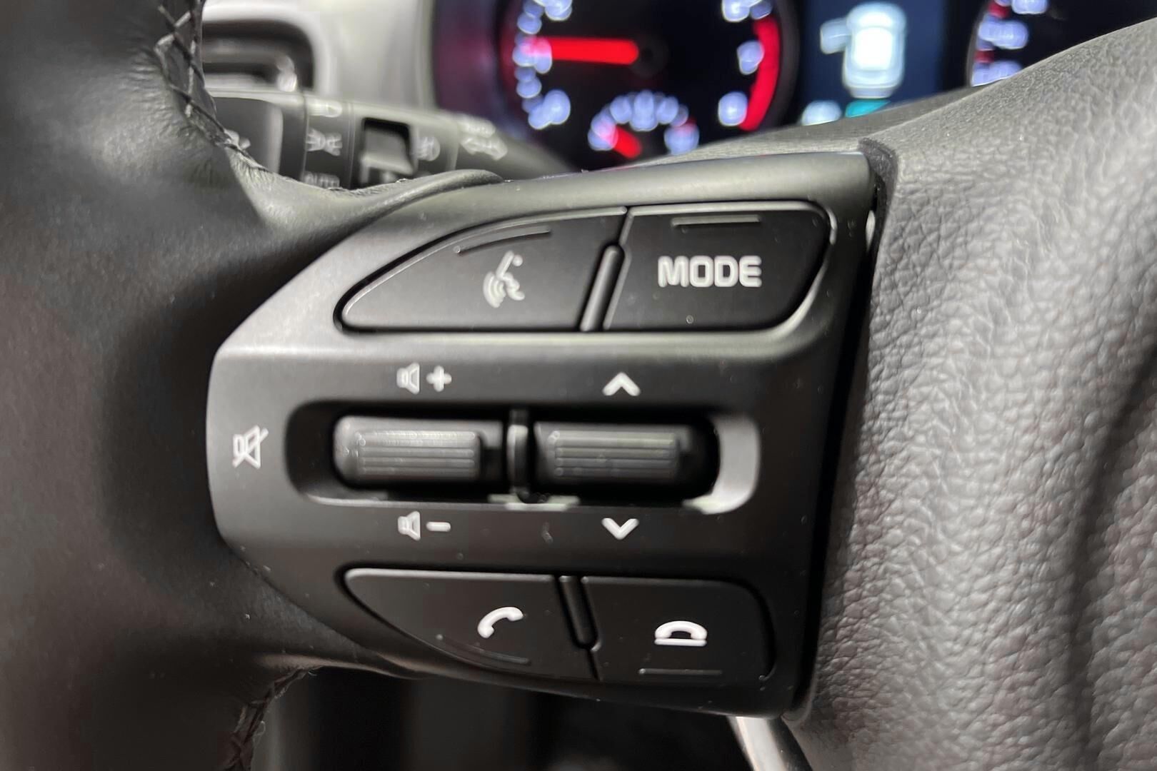KIA Stonic iso kuva 15