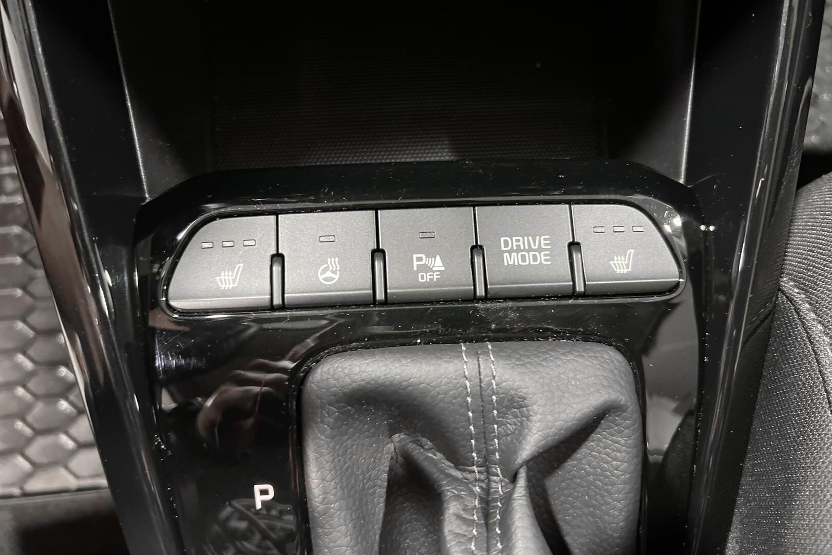 KIA Stonic iso kuva 18