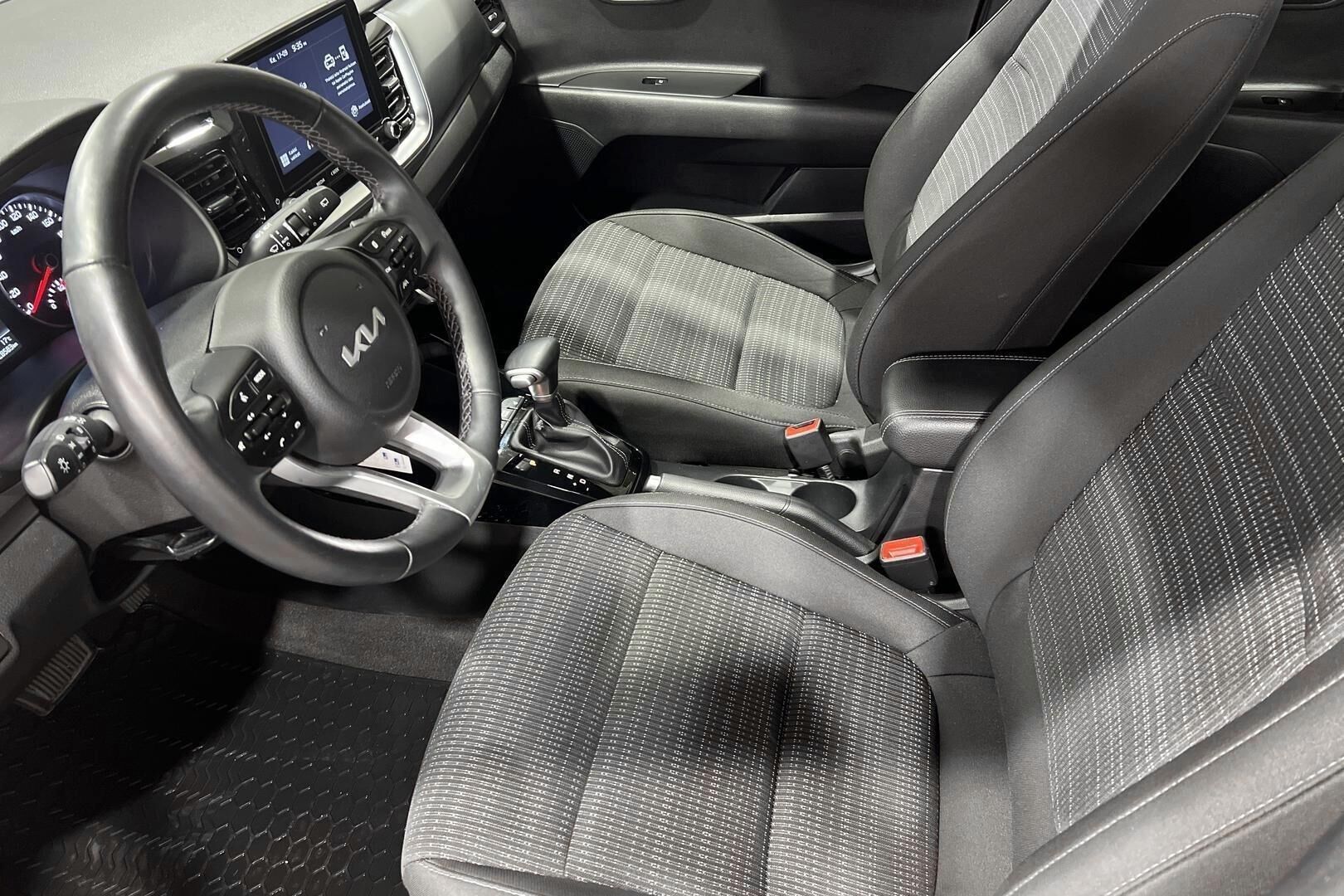 KIA Stonic iso kuva 9