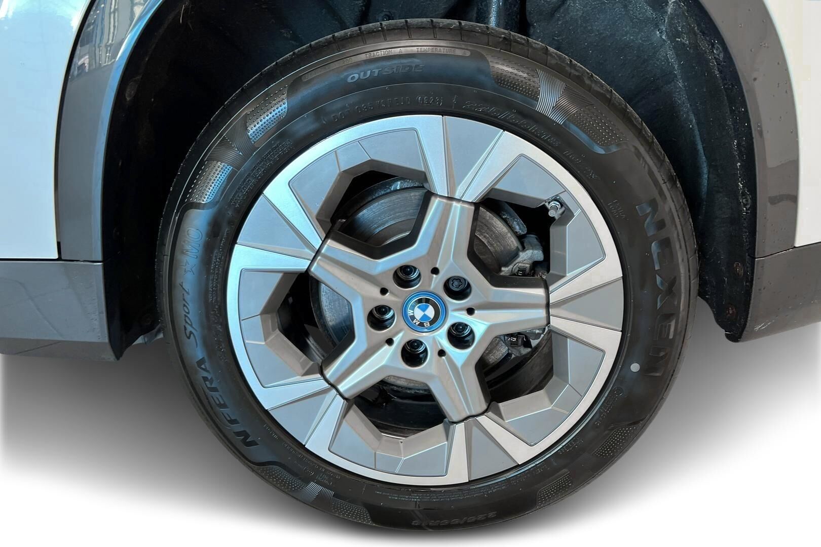 BMW X1 iso kuva 12