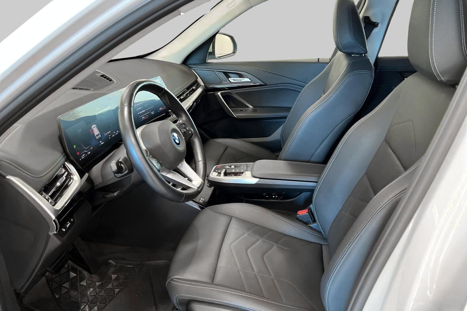 BMW X1 iso kuva 8