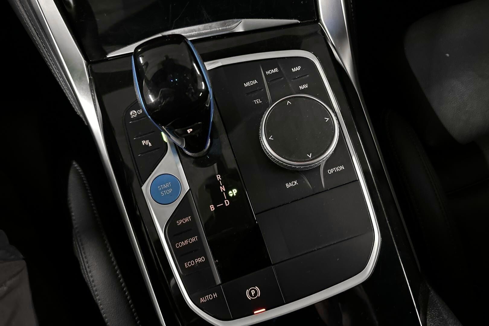 BMW I4 M50 iso kuva 19