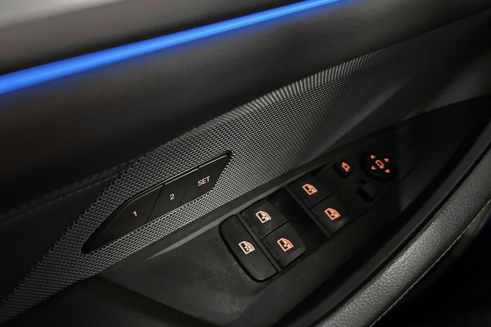 BMW I4 M50 iso kuva 25