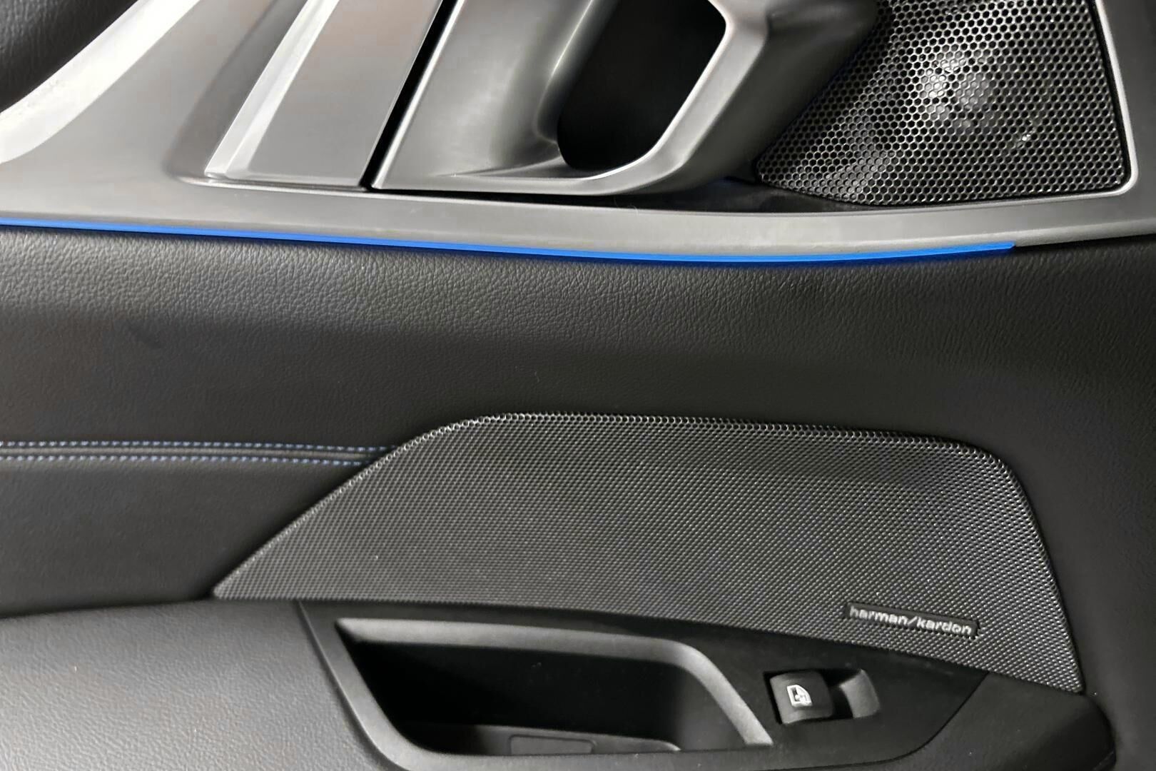BMW I4 M50 iso kuva 28