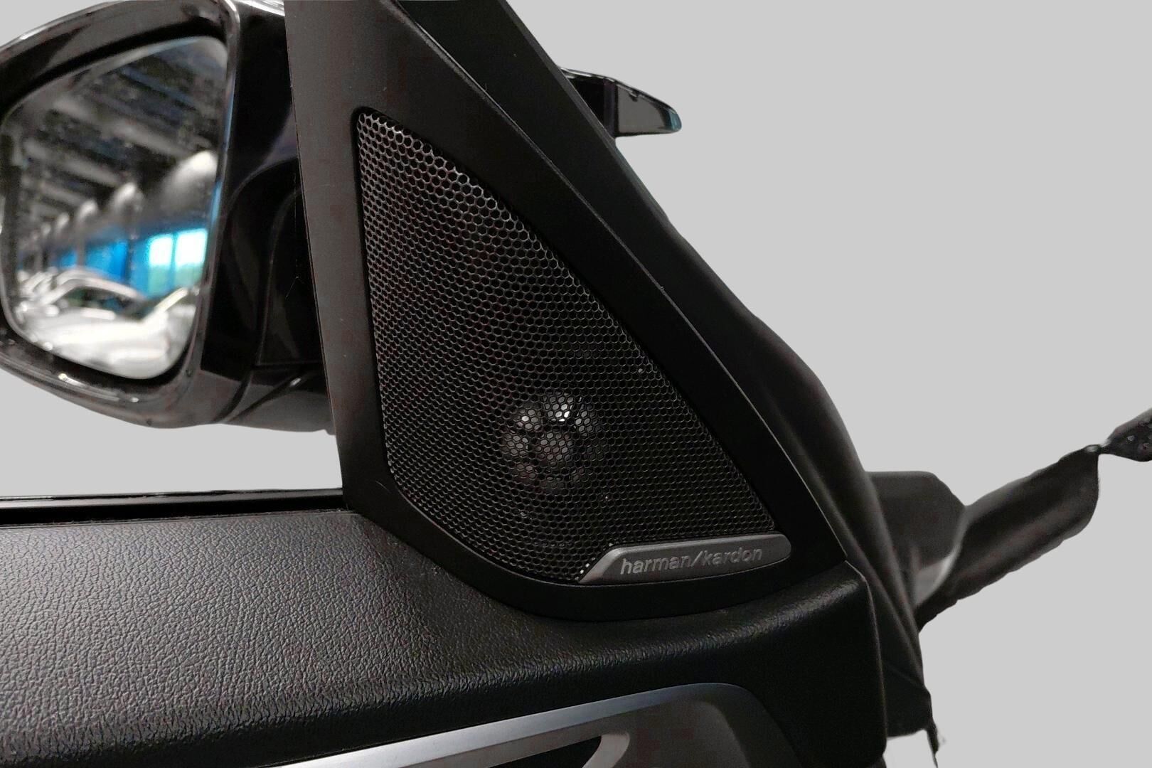 BMW i4 iso kuva 3