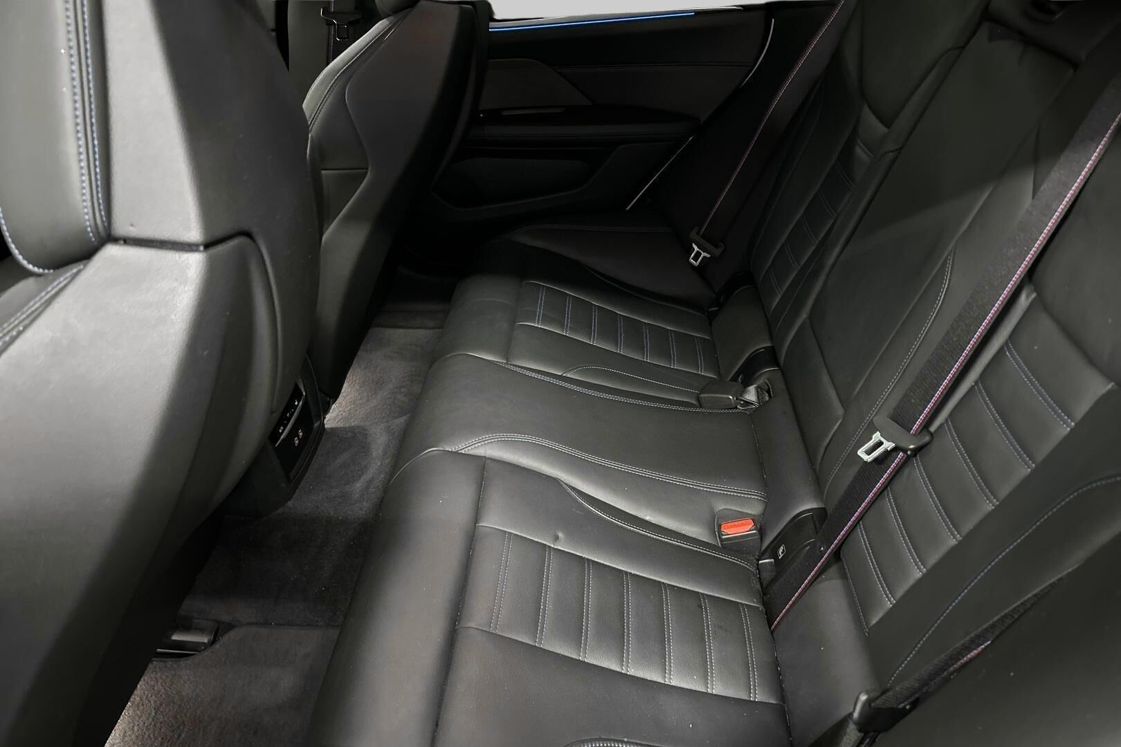 BMW I4 M50 iso kuva 9