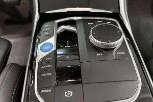 BMW i4 esikatselu 17