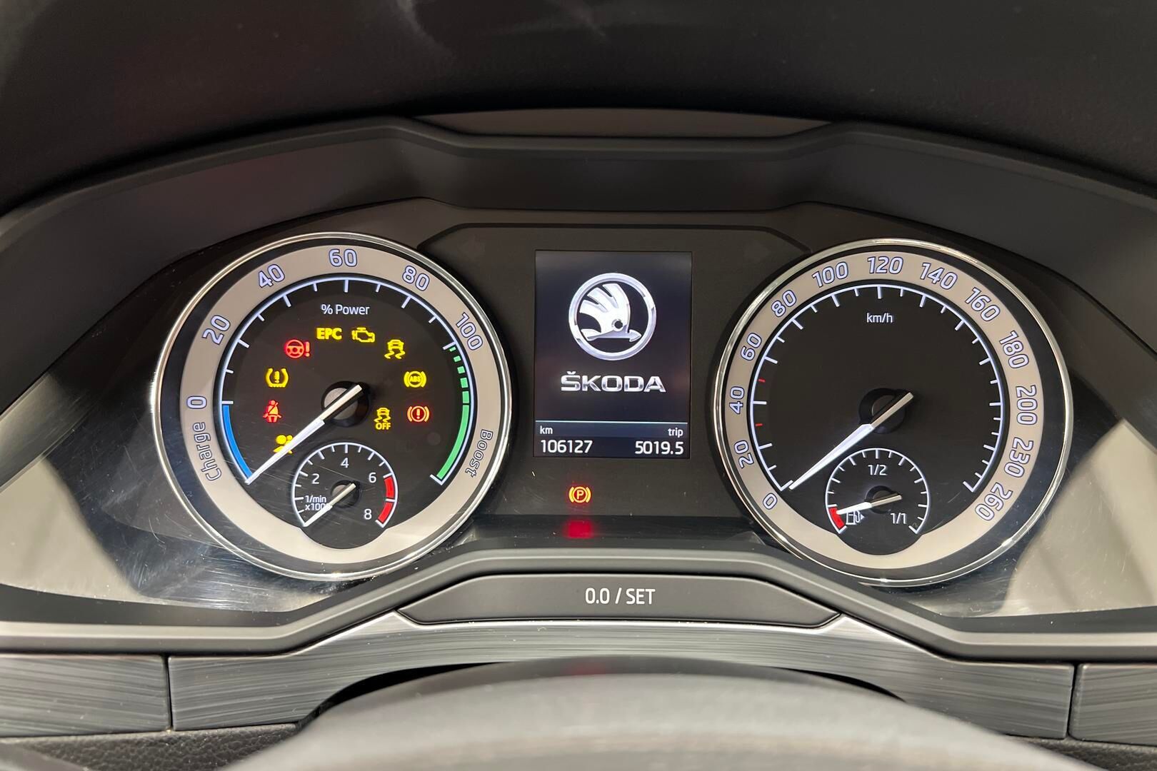 SKODA SUPERB iso kuva 14